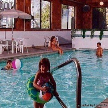 Budget Host Inn & Suites Saint Ignace Servizi foto