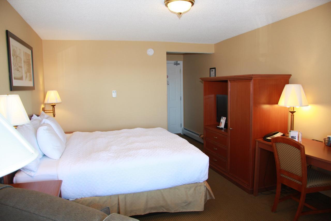 Budget Host Inn & Suites Saint Ignace Esterno foto
