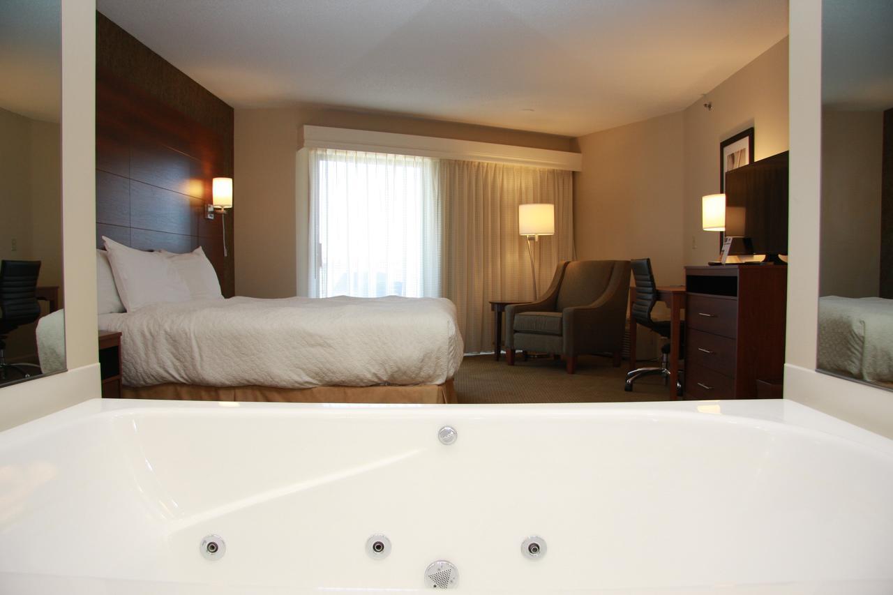 Budget Host Inn & Suites Saint Ignace Esterno foto