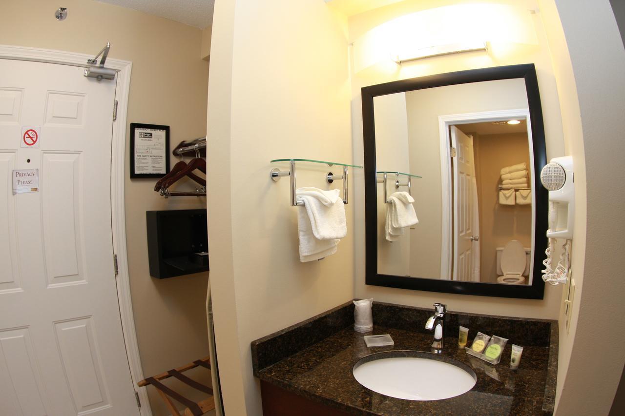 Budget Host Inn & Suites Saint Ignace Esterno foto